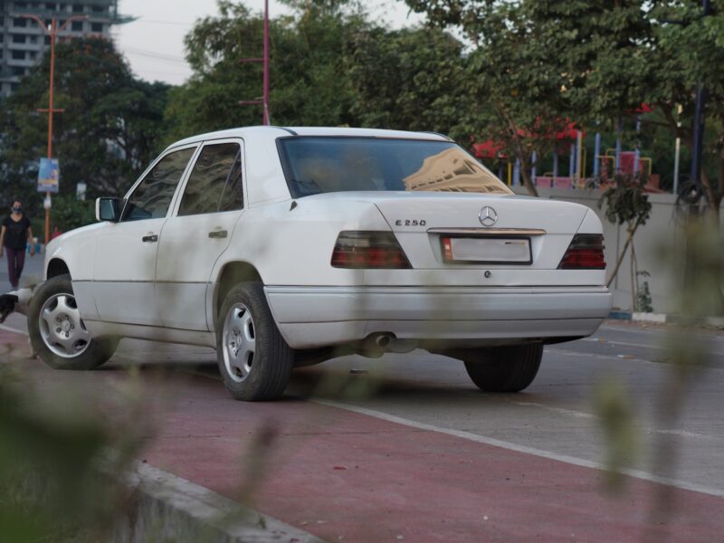 Mercedes W124 E250d