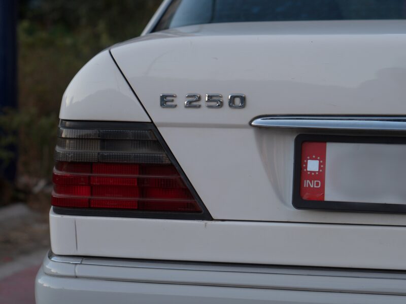 Mercedes W124 E250d