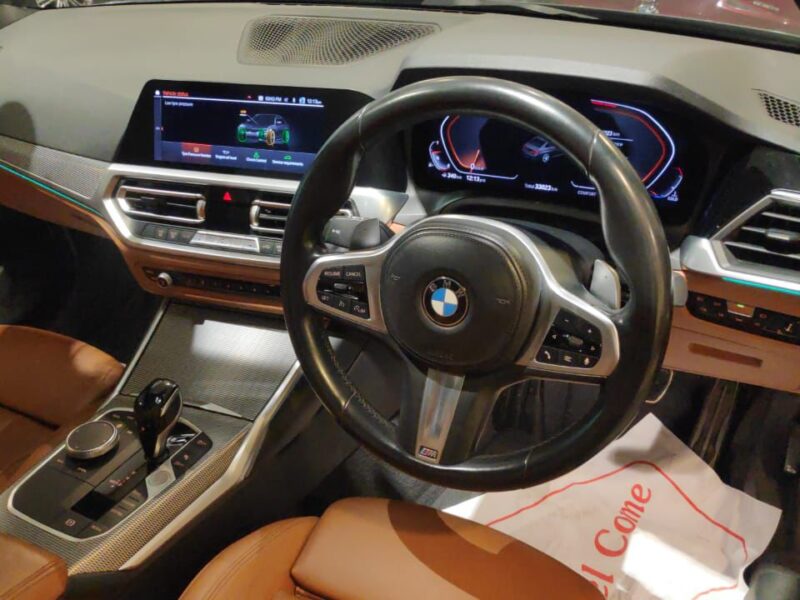 BMW G20 330i