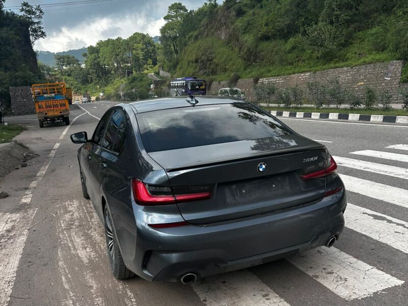 BMW G20 330i