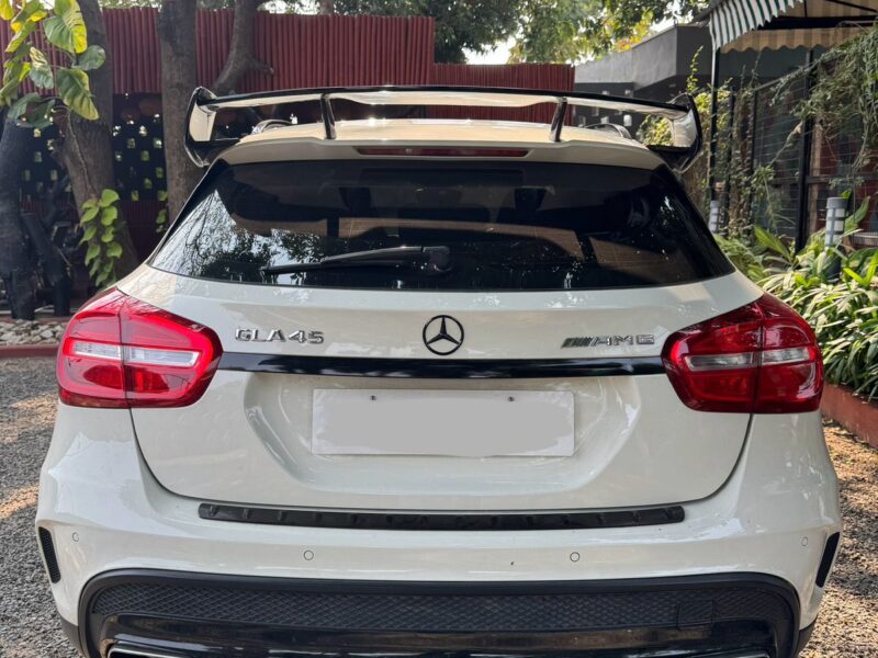 '15 Mercedes-AMG GLA45