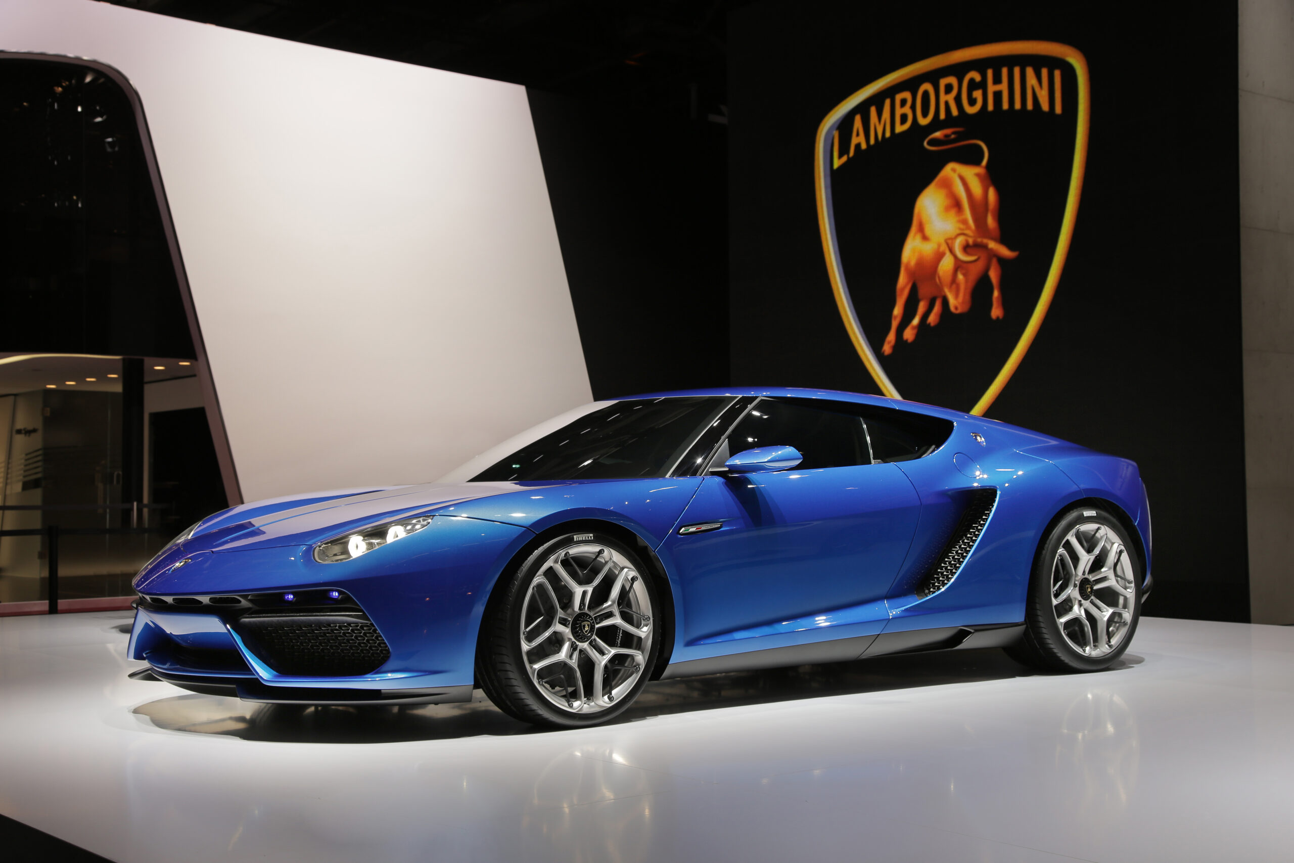 Lamborghini's first electric car will be 2+2 GT