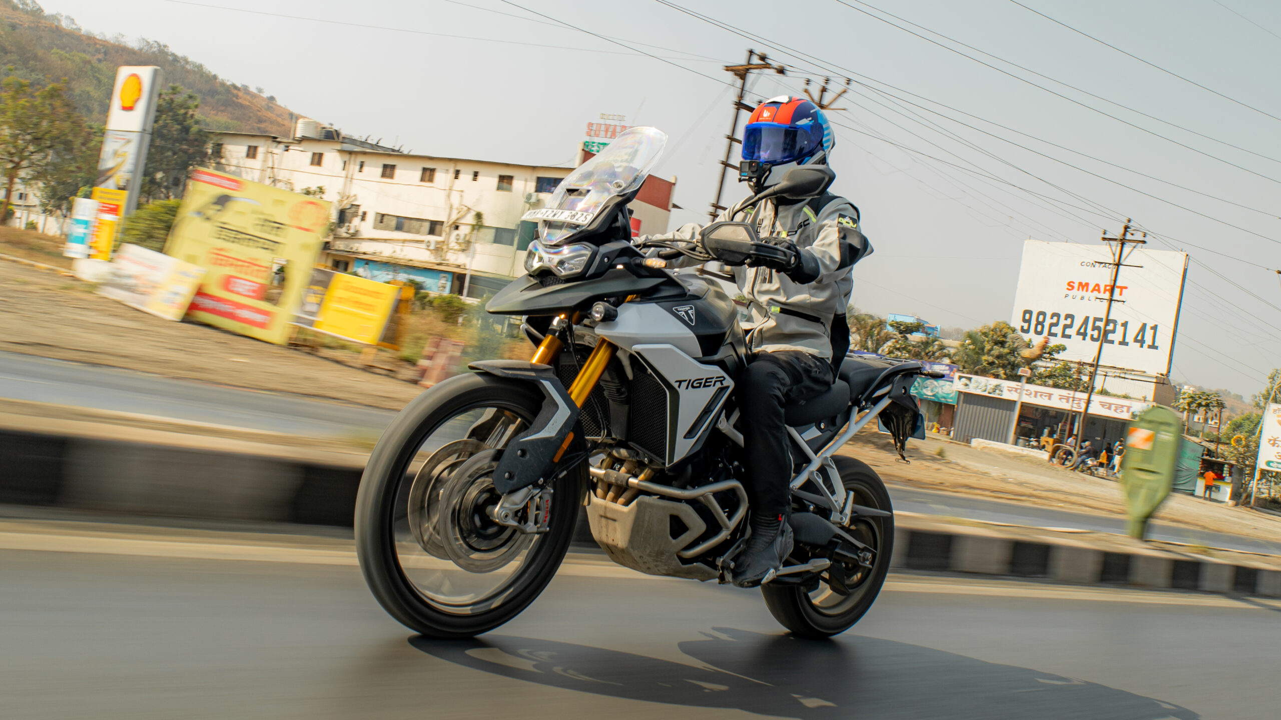 The Triumph Tiger 900 Rally Pro: “purr to Roar in 4.7s”